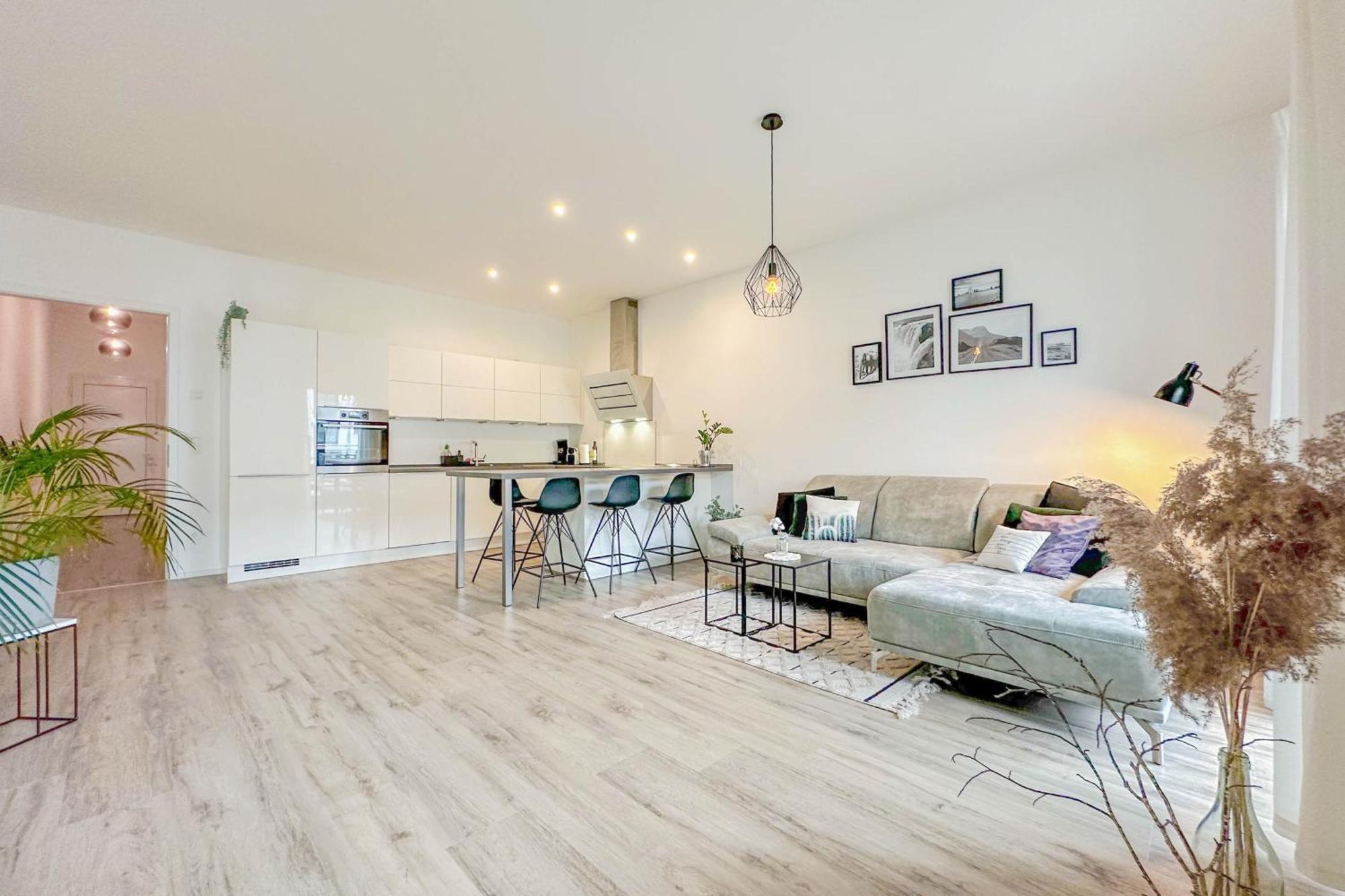 Modernes Trierer Cityloft Mit Grossem Balkon Kültér fotó
